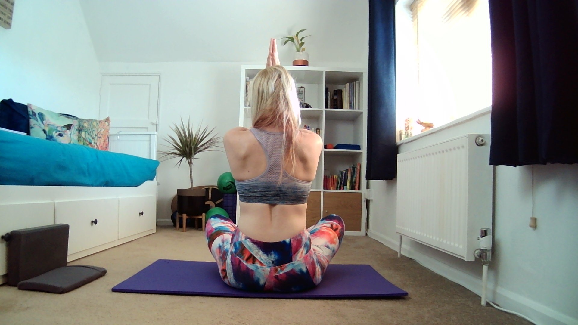 Saturday Stretch – Mid Back Stretch