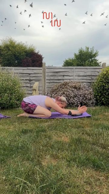 ADVANCE EXERCISE OF THE WEEK
 Welcome back guys!
Today’s advance exercise is a take on the Pilates swan dive with a twist! By adding in a ball pass behind the back we work into the upper back and shoulder girdle more deeply and spend longer in this back extension which builds strength.
This exercise is challenging and should only be tried by those with previous Pilates experience and should not be attempted by those with shoulder or lower back issues.
Are you ready? All you need is a mat and little bit of floor space for this move.
Save for later and tag a friend in the comments who needs this move.
.
.
#pilates #advancepilates #pilatesjourney #pilatesinstructor #pilatestraining #swandive