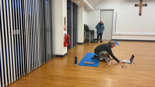 Come and get ready for class with me!

Fancy joining us?
Class times below:
•  Tuesday Southbourne 8:20 Mixed Ability
•  Wednesday Emsworth 8:30 Beginners
•  Wednesday Emsworth 09:40 Progression
•  Wednesday Southbourne 18:00 Beginners
•  Wednesday Southbourne 19:05 Progressive Flow
•  Thursday 08:55 Southbourne Progressive Flow
•  Thursday Fishbourne 17:00 Mixed ability
•  Thursday Fishbourne 18:00 Cycling and running specific
Online classes:
•  Monday 10:00
•  Monday 18:00
•  Tuesday 08:20
•  Wednesday 18:00
•  Thursday 07:45
•  Thursday 17:00

Comment ‘class pass’ to find out more about class payment options.

#pilatesclasses #pilatesonline #hybridpilates #pilatesemsworth #pilateschichester #chichesterpilates #pilatesforrunners #pilatesforcyclists